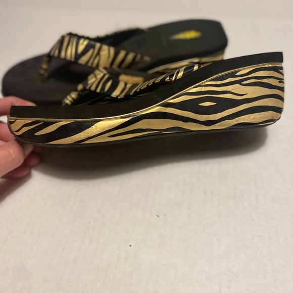 Volatile flip flop wedges. Size 8 - Picture 5 of 6